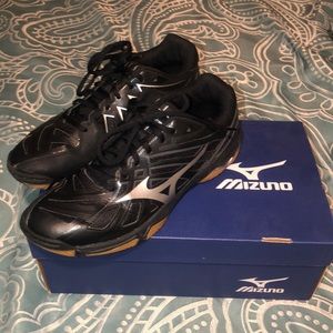 MIZUNO VOLLEYBALL SHOES!